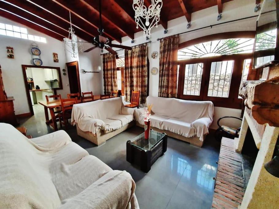 Villa Velez, Casa La Choza Vélez de Benaudalla Exterior foto